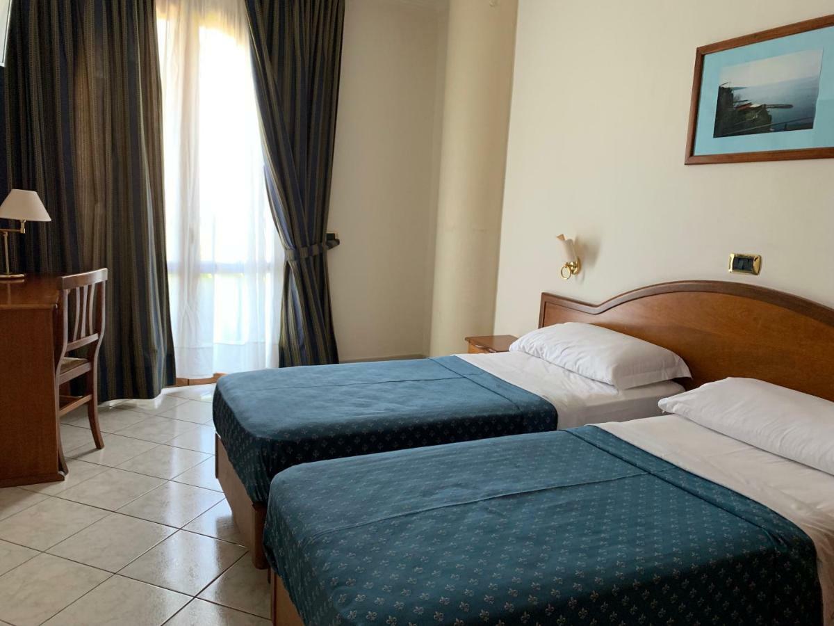 Hr Hotel & Spa Piano di Sorrento Exterior photo
